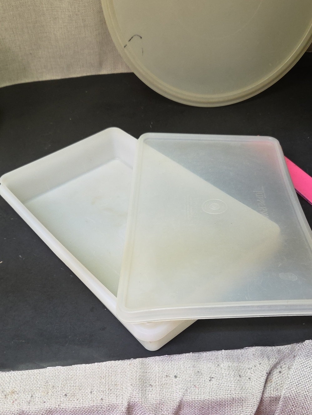 4 Tupperware Containers - Picture 7 of 11